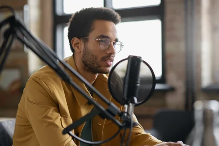 Rádio, tv e Internet + Extensão em Inteligência Artificial